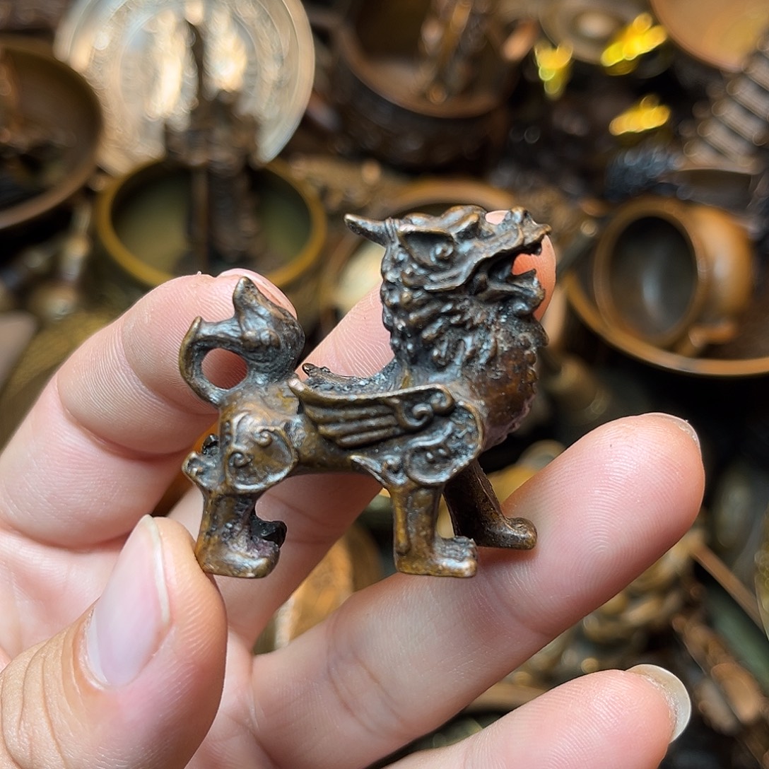 精美铜器工艺品等