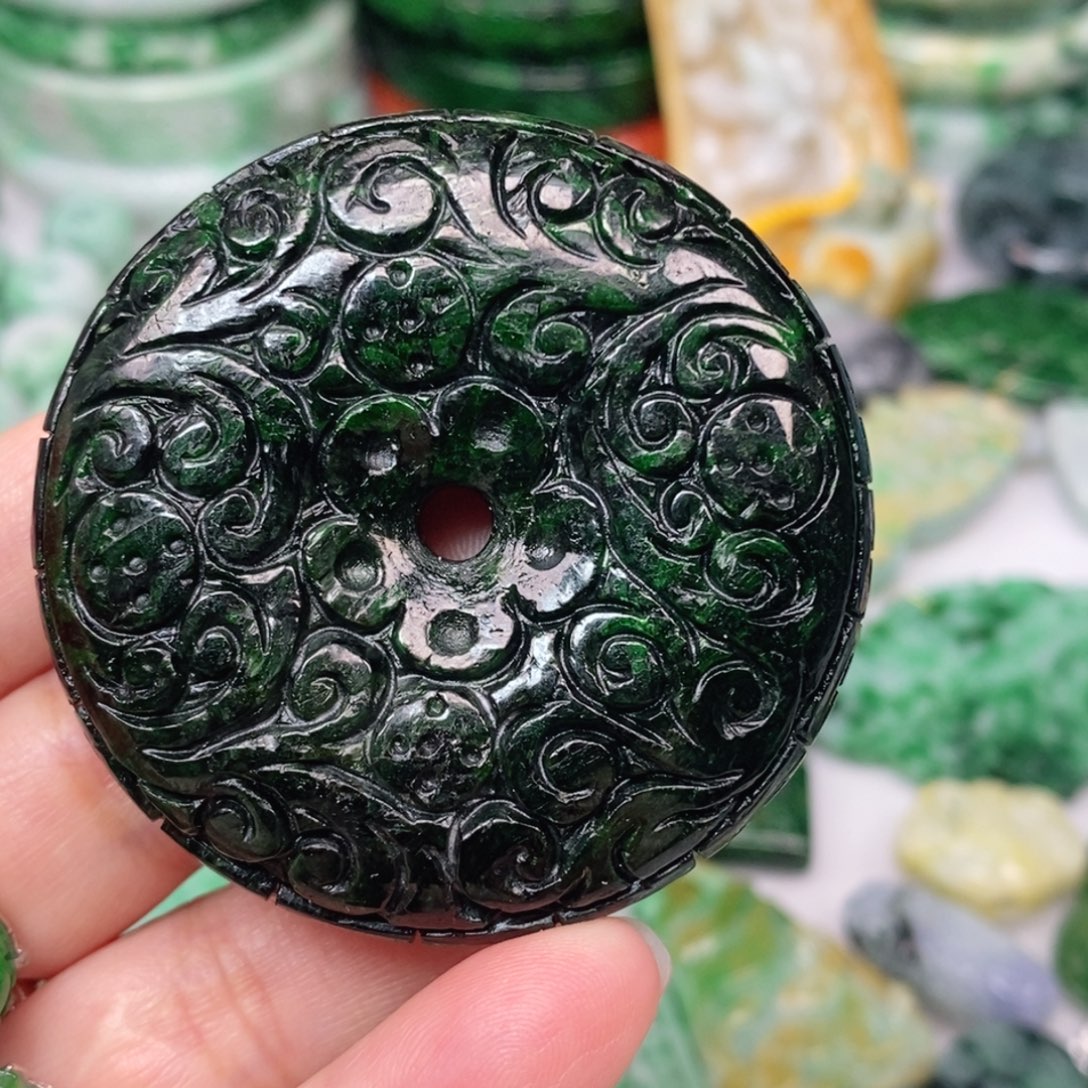 姑***子翡翠未镶嵌吊坠(不含链)