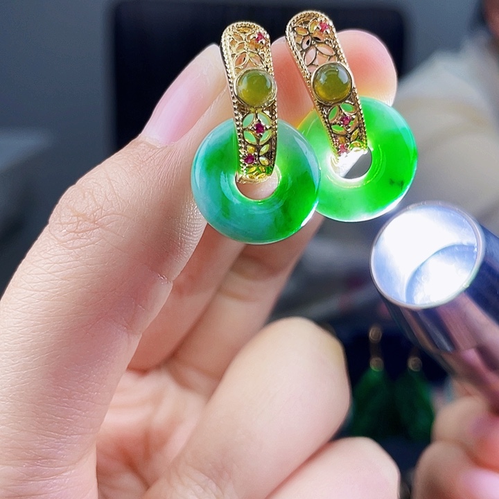 翡翠耳饰未镶嵌饰品