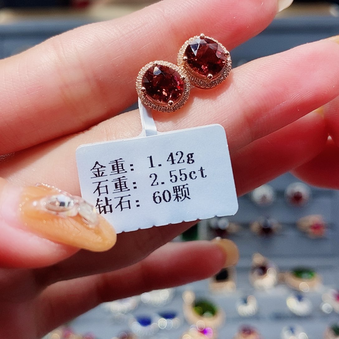 碧玺耳饰18K金镶嵌2.55克拉配钻