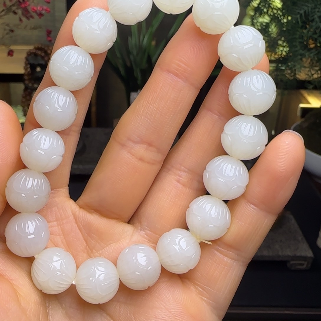 和田玉（糖玉）颈饰未镶嵌木**林