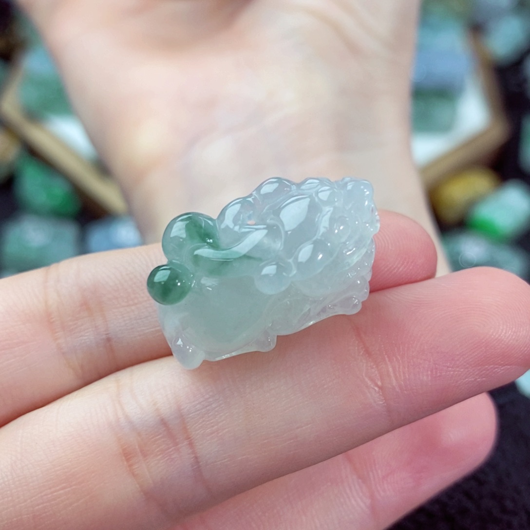 翡翠颈饰未镶嵌天然