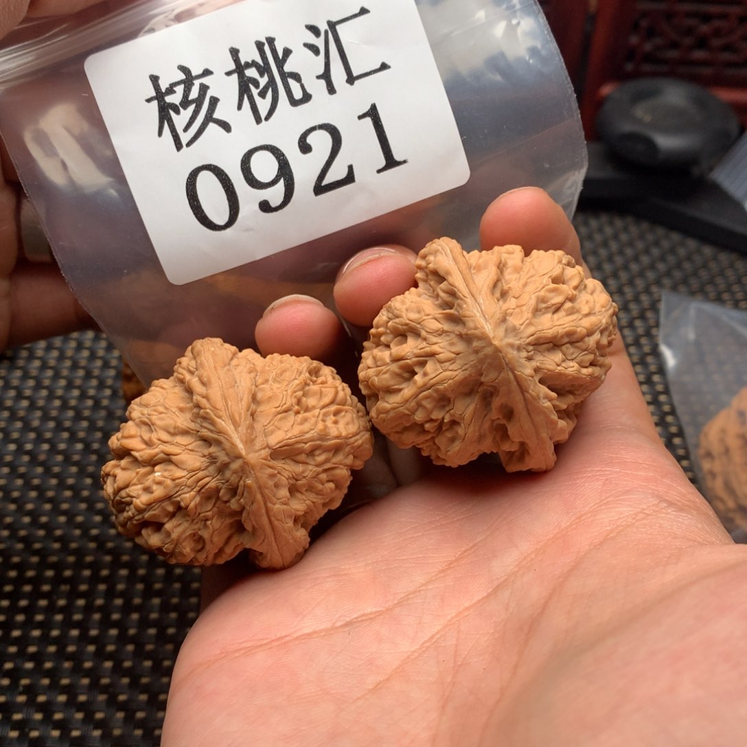 文玩核桃吊坠核尊41
