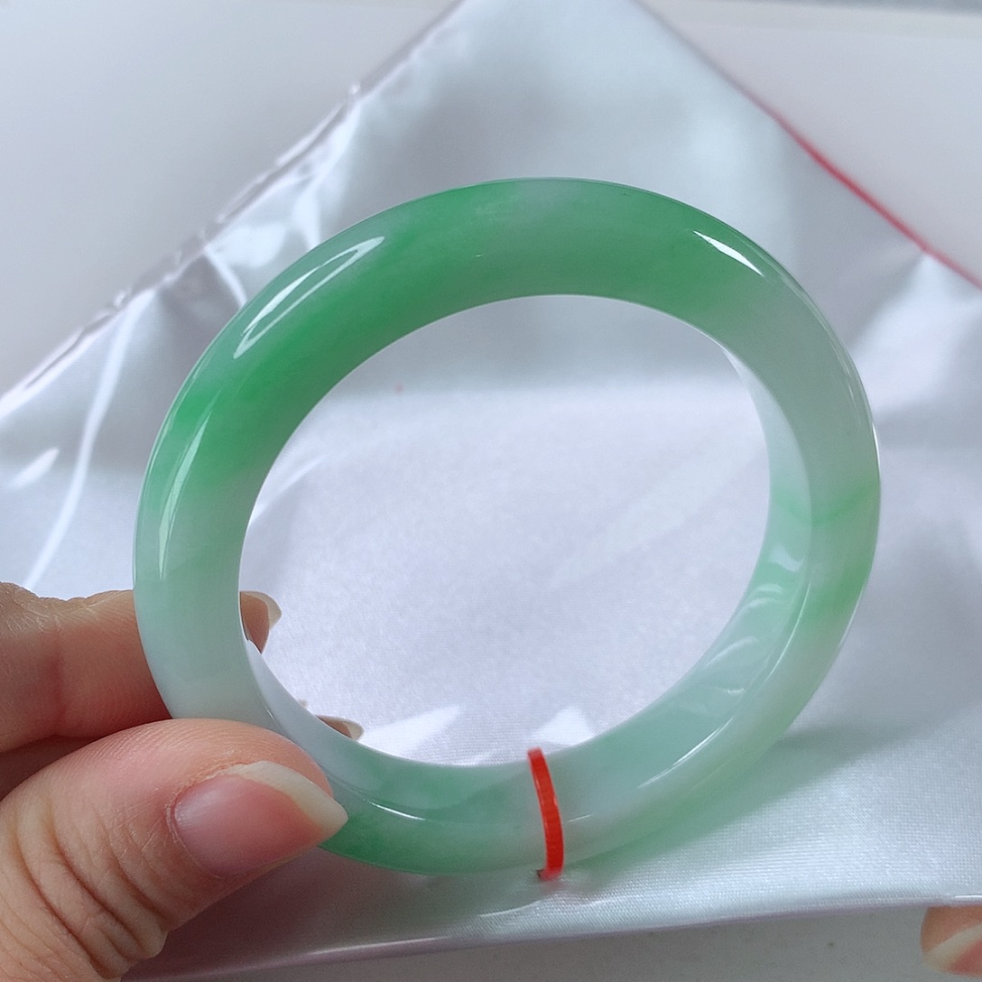 翡翠手镯未镶嵌甜阳绿 ⑨⑥