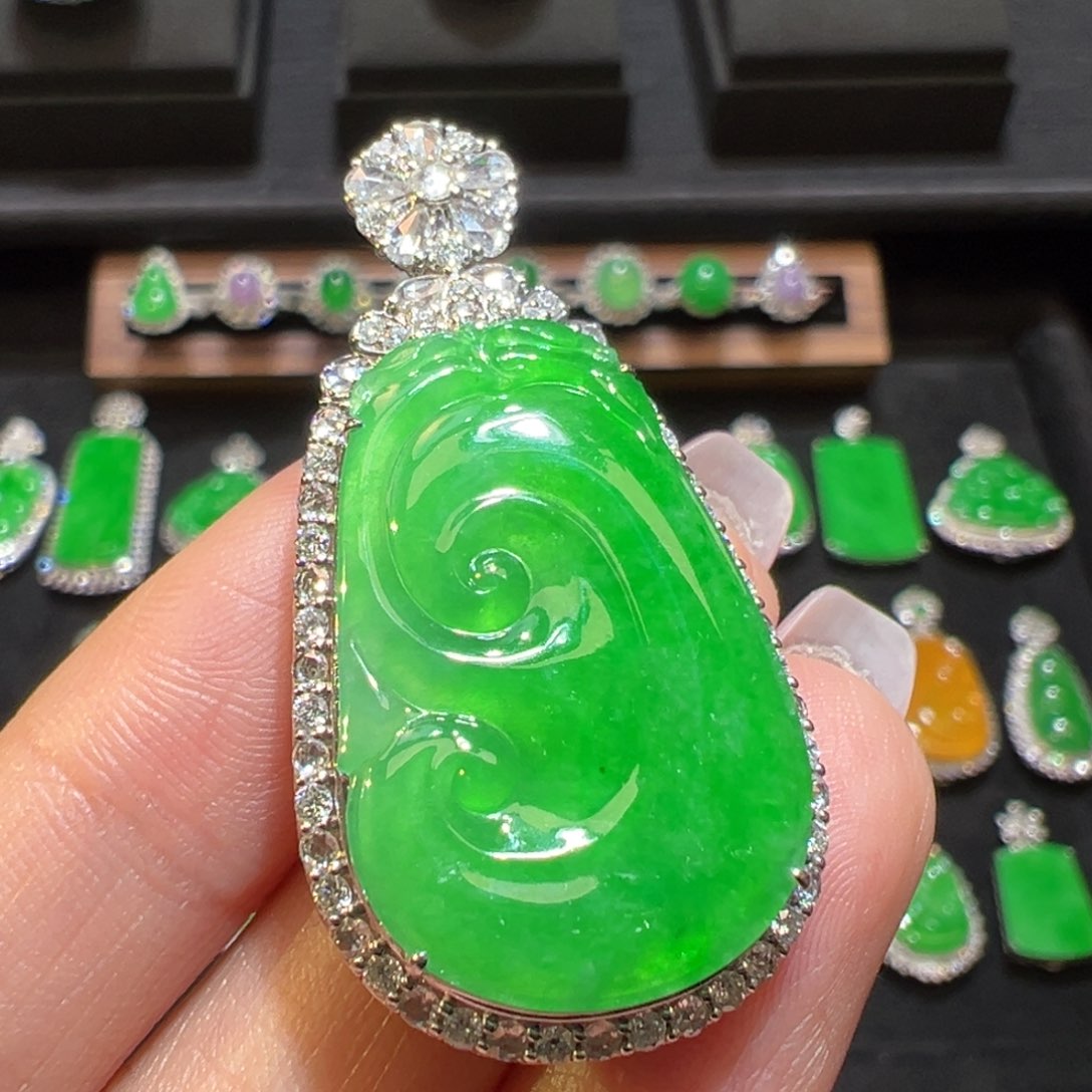 翡翠颈饰18K金镶嵌收到货48小时鉴赏期