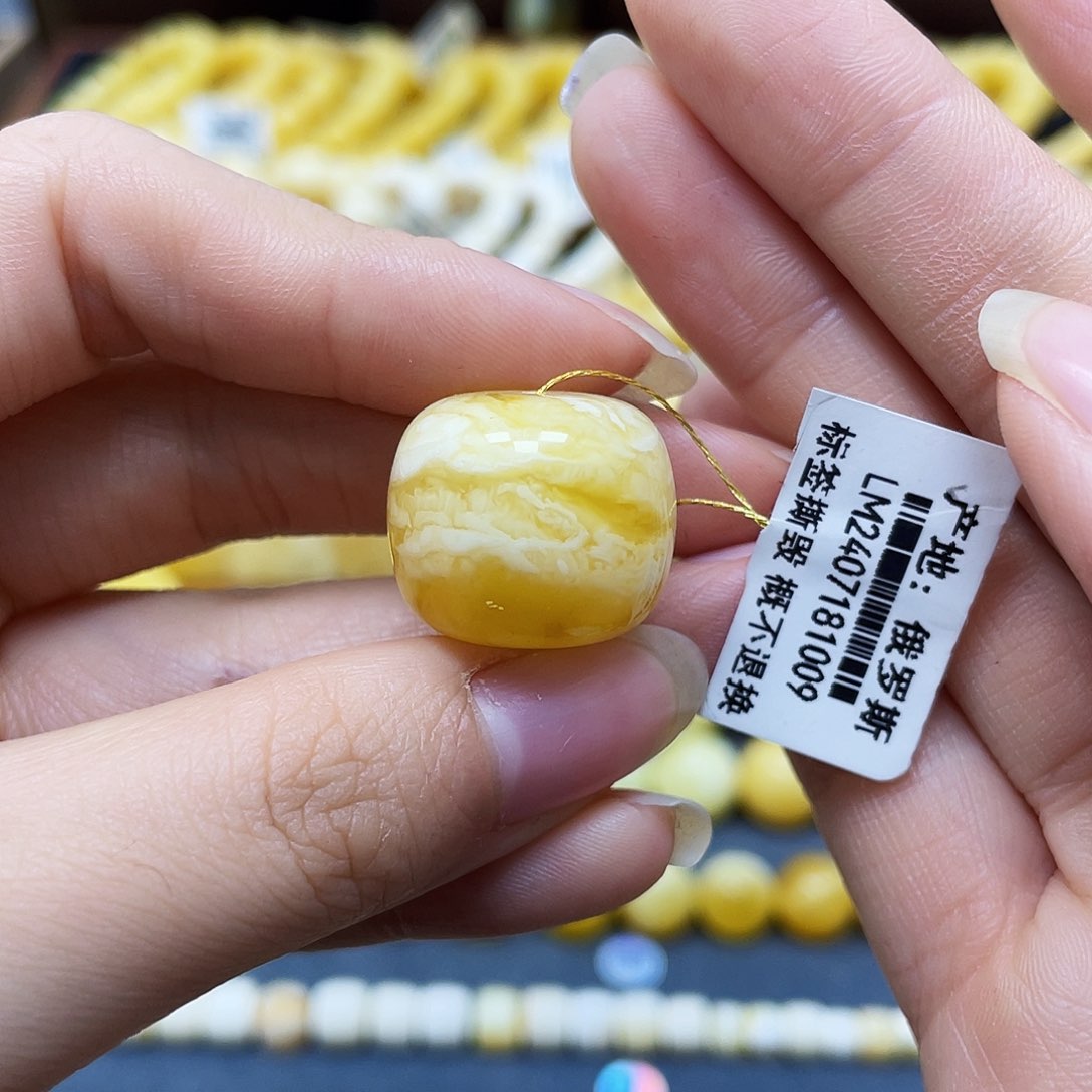 蜜蜡裸石未镶嵌老型墩19.7✖️17.3mm