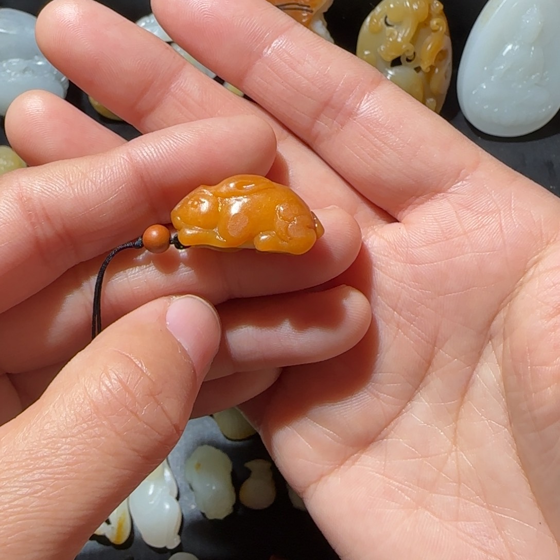 和田玉颈饰未镶嵌