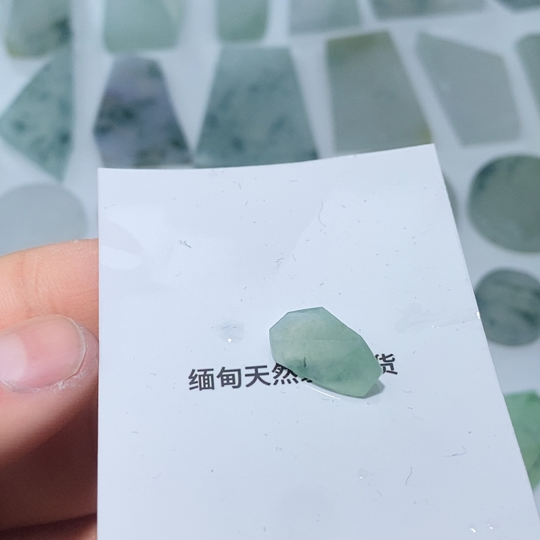 翡翠未镶嵌颈饰6433