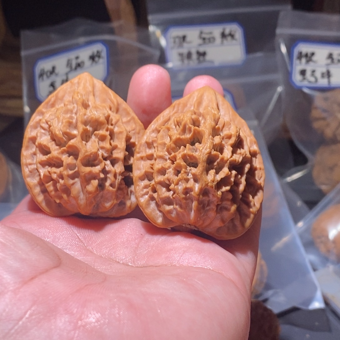 V***e文玩核桃吊坠42全品龙鳞