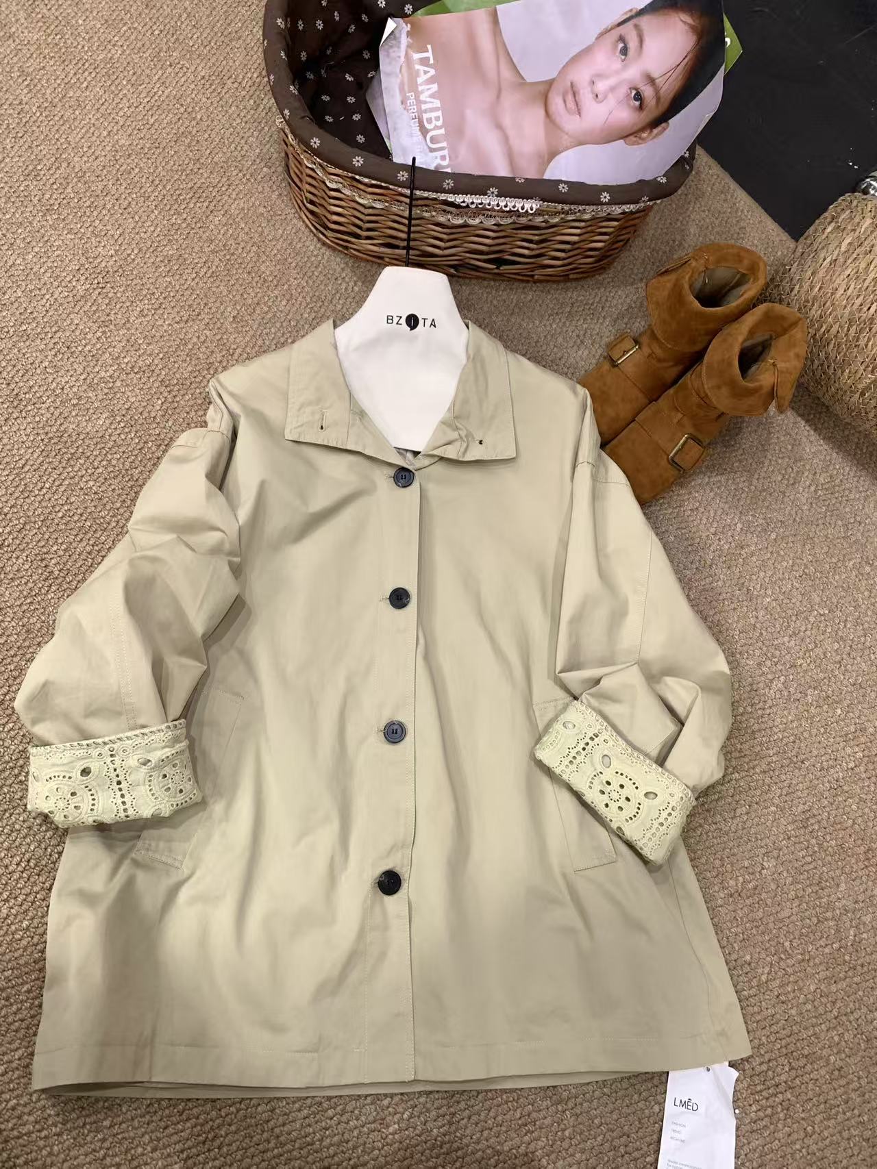 『雨美 Show』58009气质立领中款外套