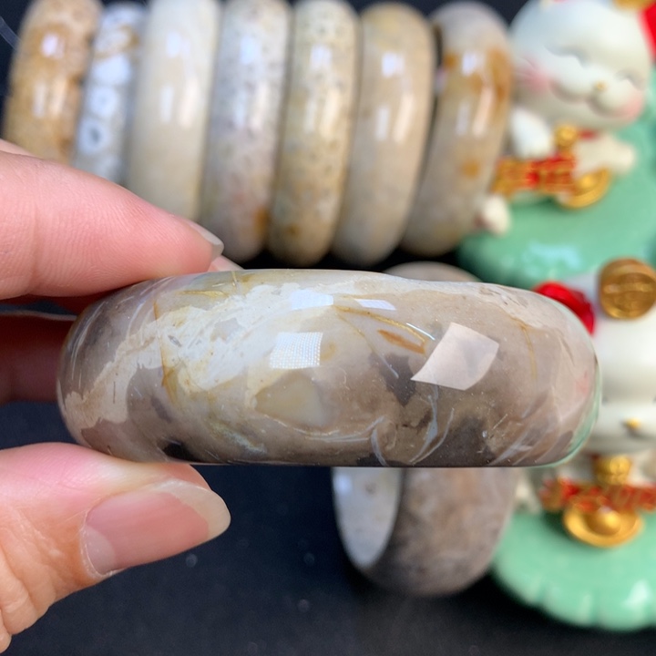 【闪购商品】硅化珊瑚（珊瑚玉）颈饰未镶嵌58
