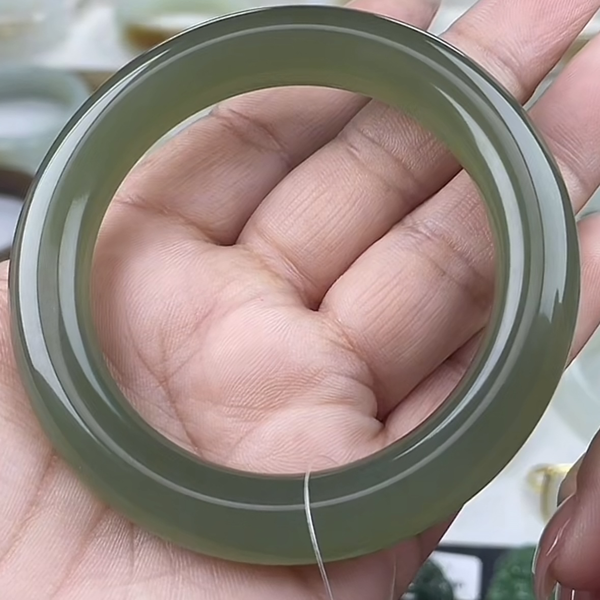 精品和田玉冰底手镯