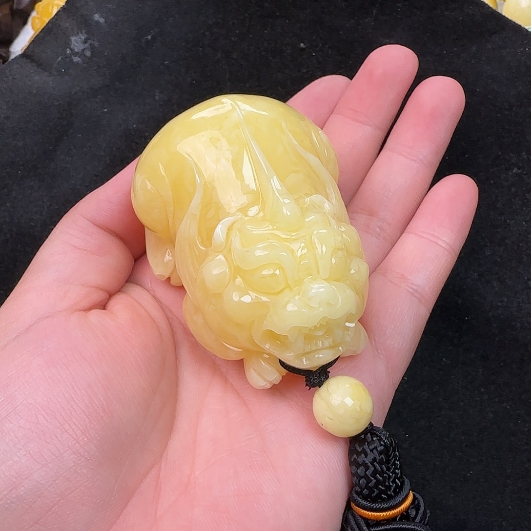 蜜蜡未镶嵌珠宝奇石