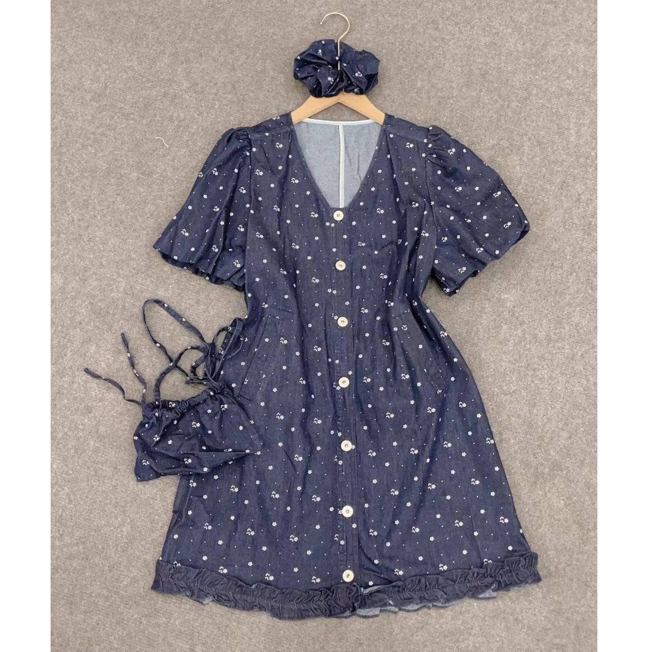 『连衣裙S』设计显瘦百搭时尚连衣裙8122