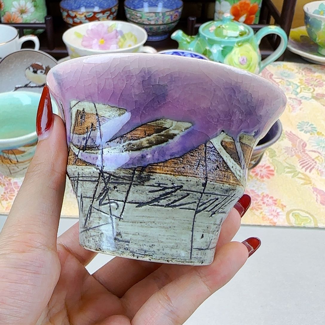 他家瓷器茶具真美！