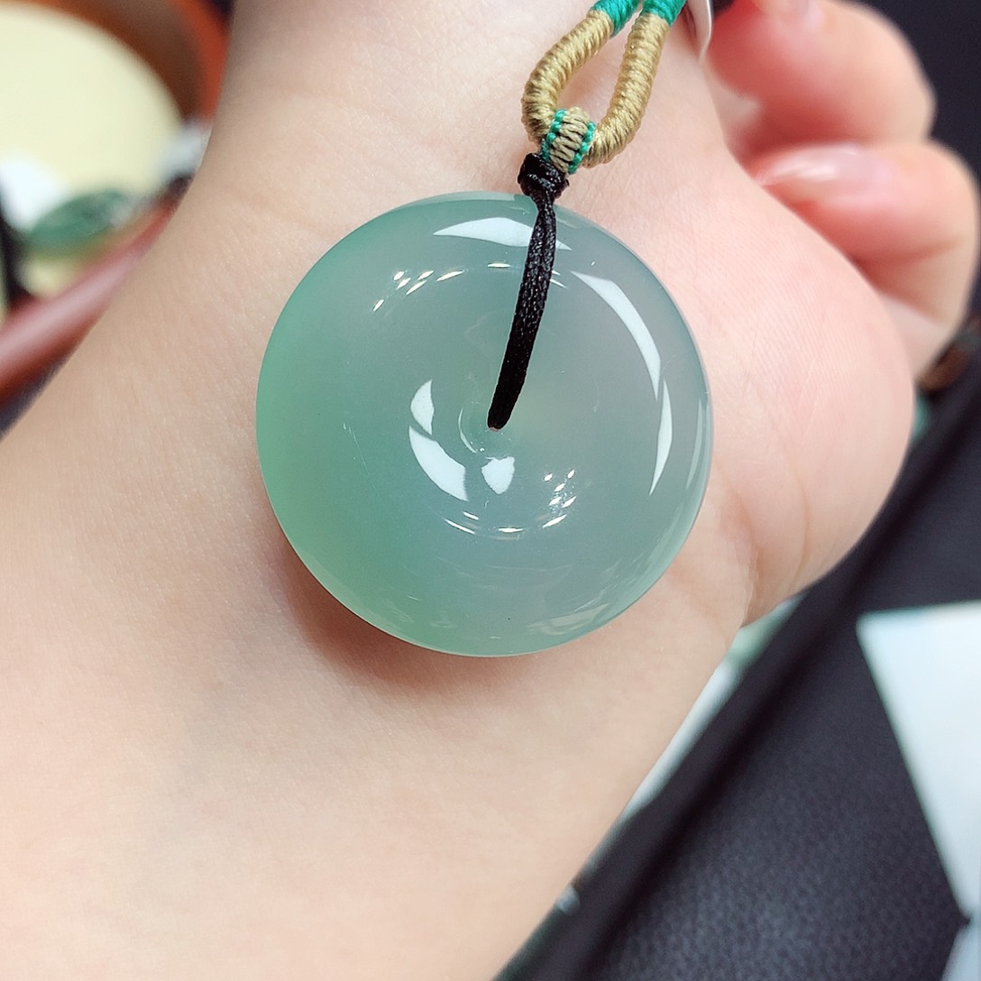 翡翠未镶嵌颈饰翡翠38，29.1/8.2