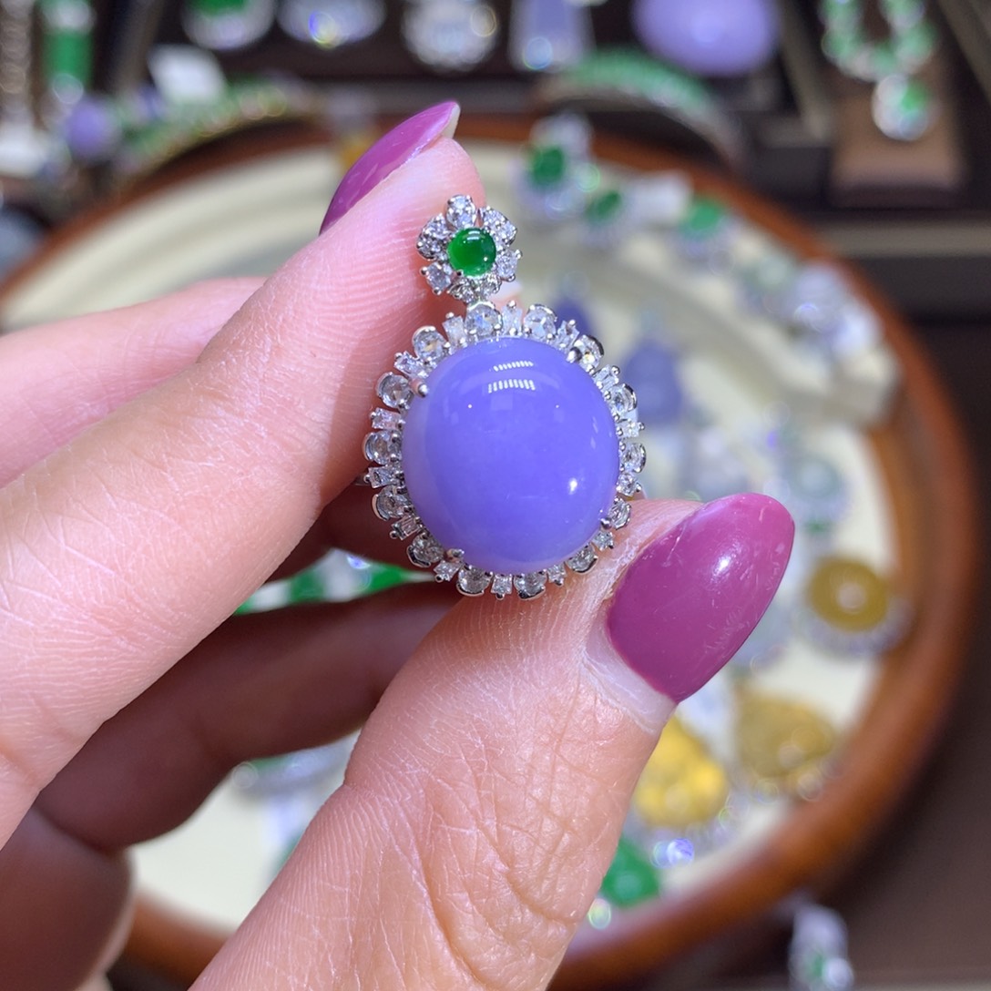 翡翠颈饰18K金镶嵌翡翠