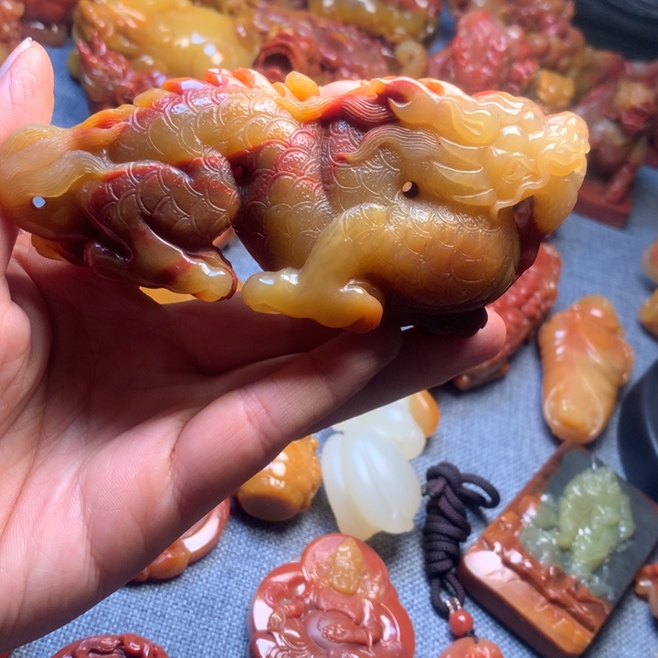 石英质玉未镶嵌颈饰
