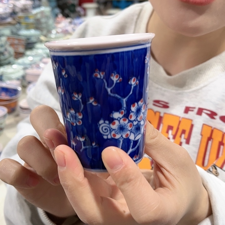 瓷片//////景德镇陶瓷杯子。红。