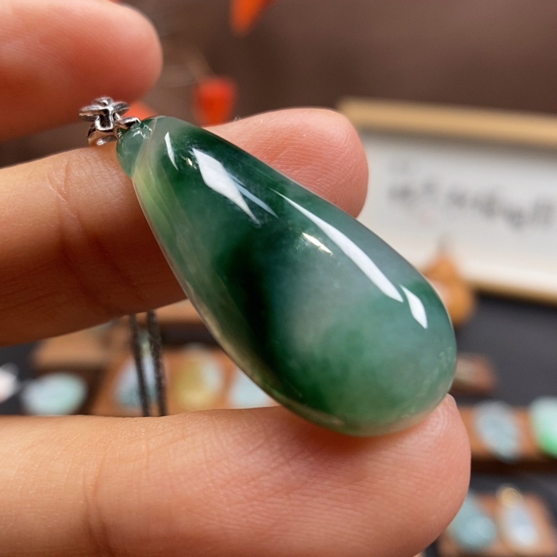 【闪购商品】颈饰银S925镶嵌翡翠24