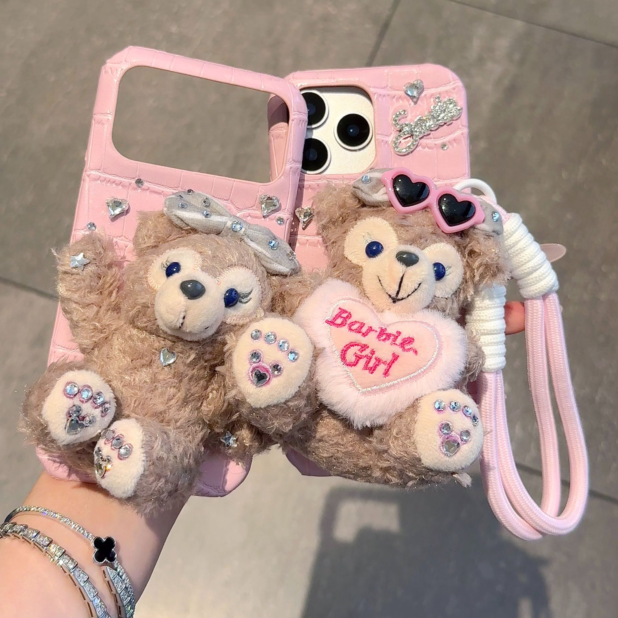 可爱毛绒公仔适用于苹果iPhone17promax手机壳16雪莉玫15粉皮纹