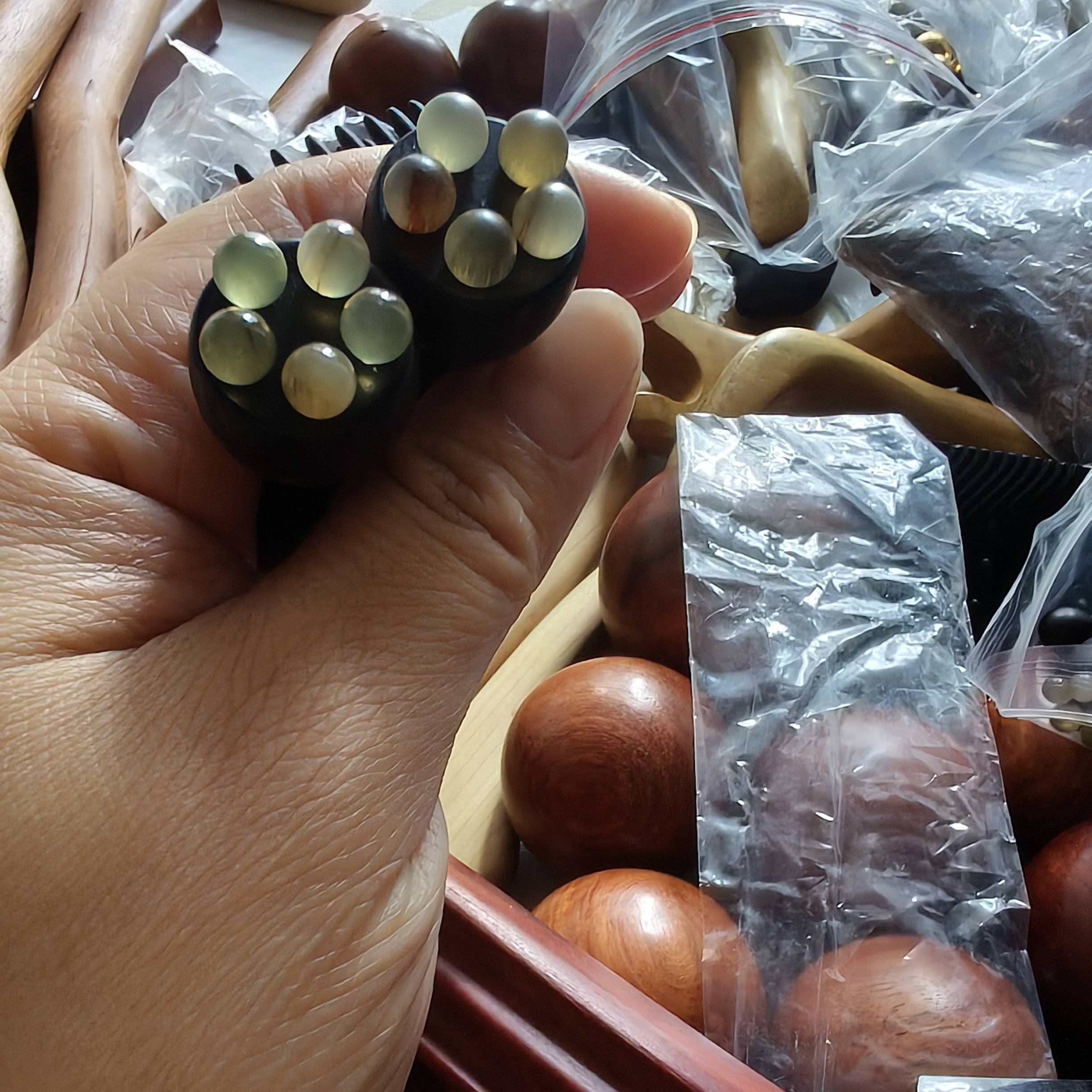 紫光檀木小莲蓬眼部按摩器面部点穴美容护肤女士专用按摩棒