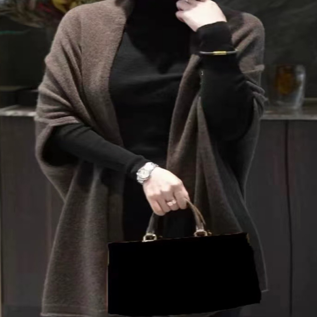 秋冬新款蝙蝠袖羊毛披肩开衫女宽松慵懒范针织外套高级外搭斗篷