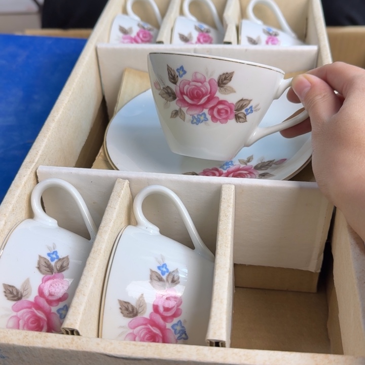 瓷片轻微脱金……哈哈哈哈