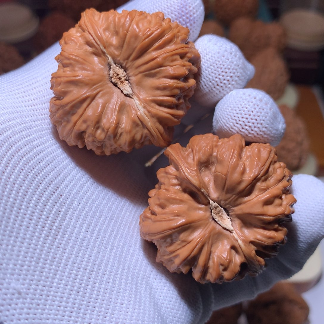 文玩核桃把件全品平谷凹底