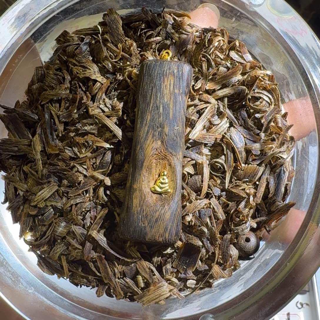 j****奇楠沉香小吊坠。。