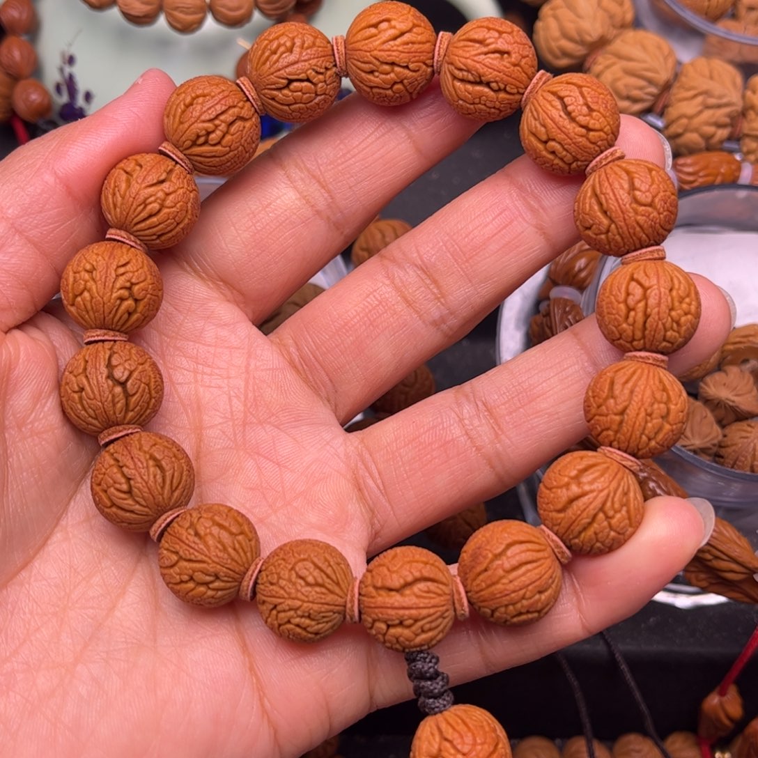 马***魏桃核吊坠龙纹桃核