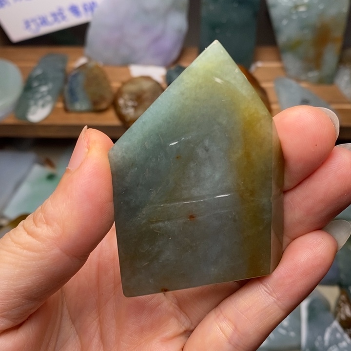 颈饰未镶嵌翡翠天然