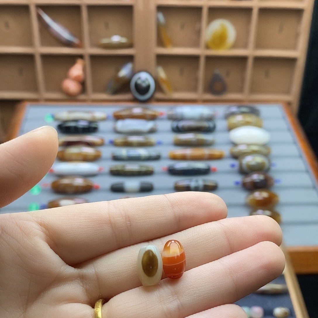 有***方玛瑙/玉髓颈饰未镶嵌