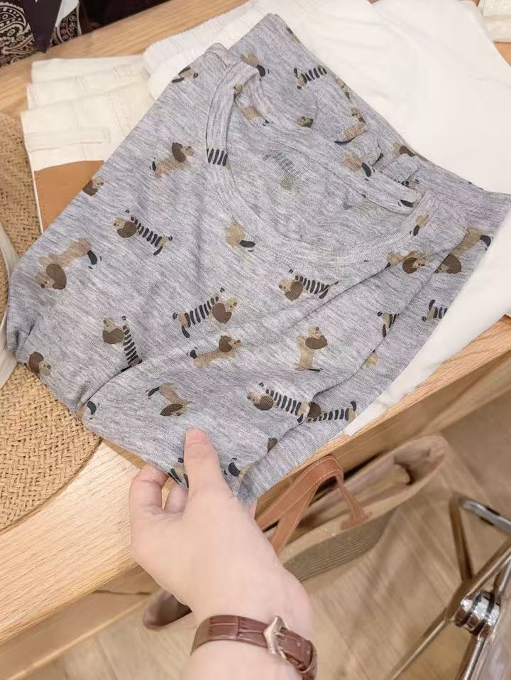 七言家巨好看！洋气卡通腊肠狗柔软短袖780