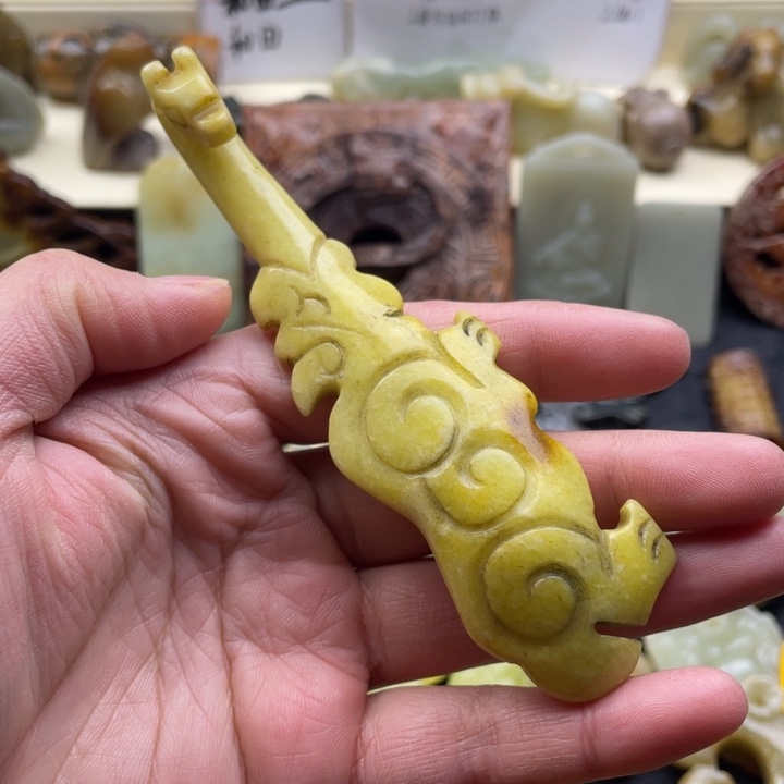 蛇纹石玉颈饰未镶嵌6