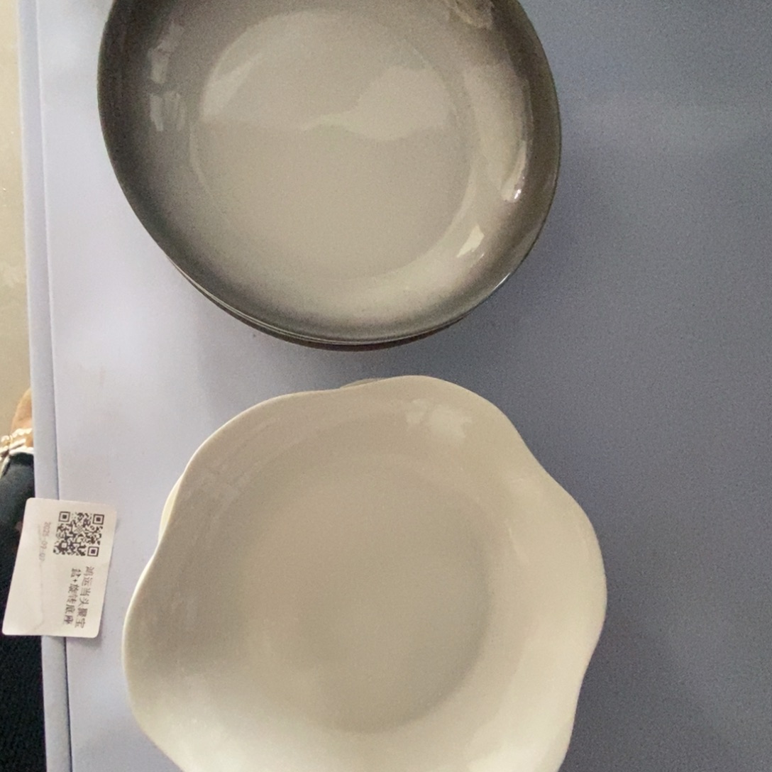 瓷3个花瓣8英寸盘子 3个渐变灰8英寸 不退不换