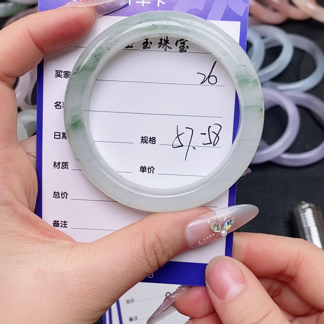 石英质玉手镯未镶嵌