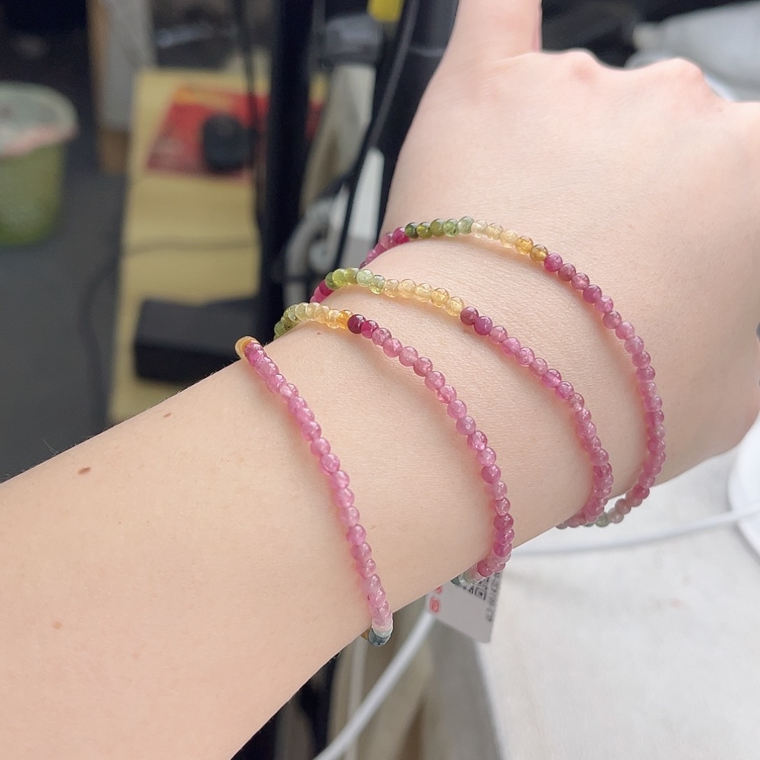 碧玺多样性发一件未镶嵌