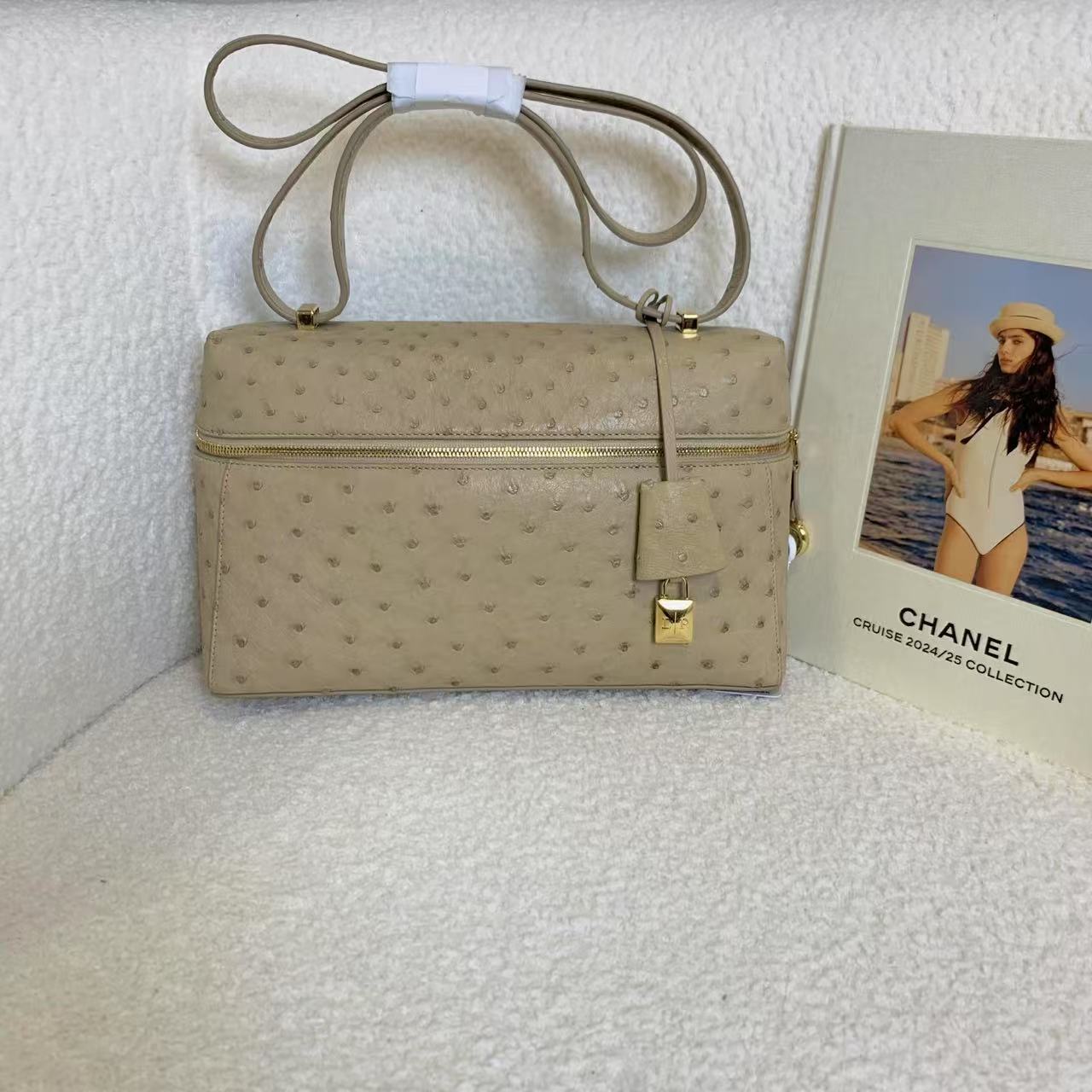 95新  壹臻/lp 非普皮饭盒包27 67588007