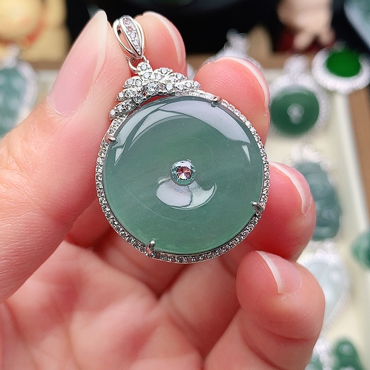 颈饰银S925镶嵌翡翠吊坠