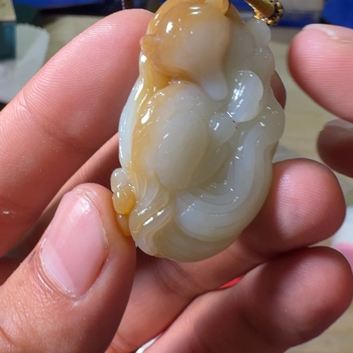 未镶嵌和田玉（糖玉）挂件
