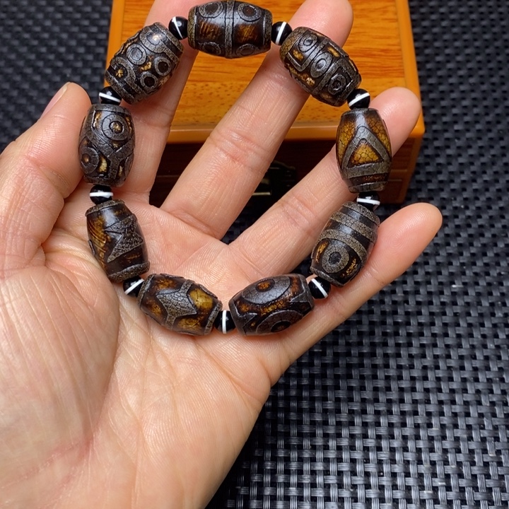 辉****玛瑙/玉髓未镶嵌手链