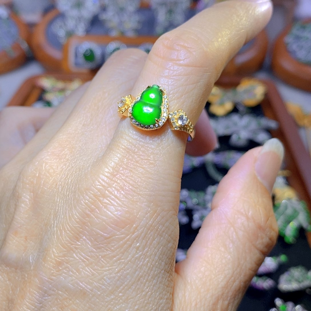 翡翠颈饰银S925镶嵌天然翡翠