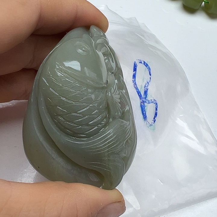 颈饰未镶嵌和田玉蜕*