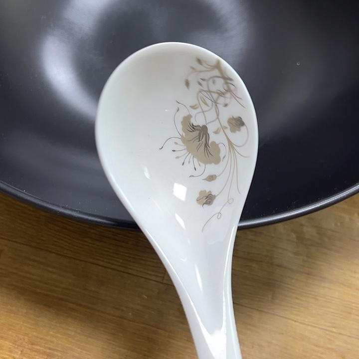 ****丁紫砂慎拍不退不换发两个铁锅