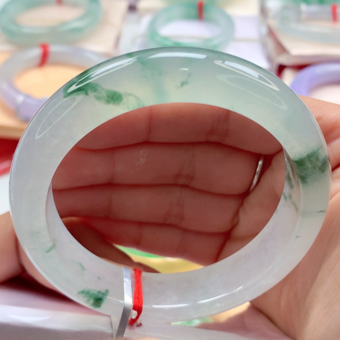 翡翠手镯未镶嵌师妹