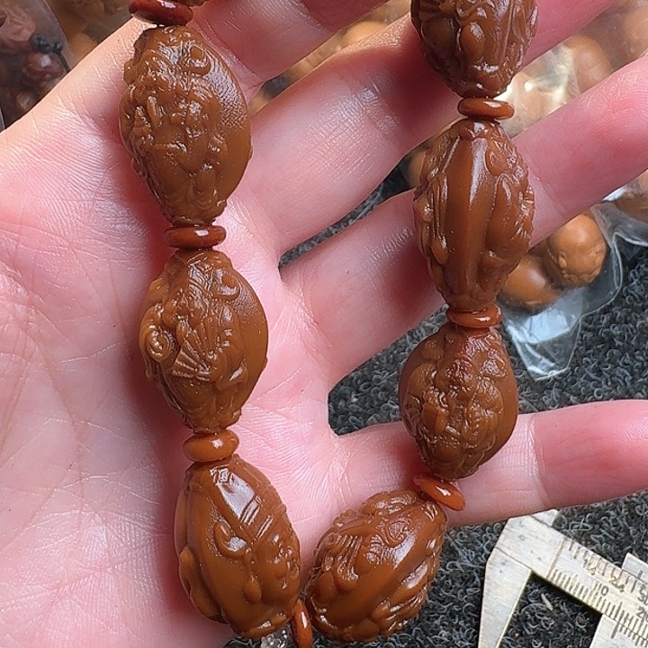 橄榄核吊坠橄榄玉华财神