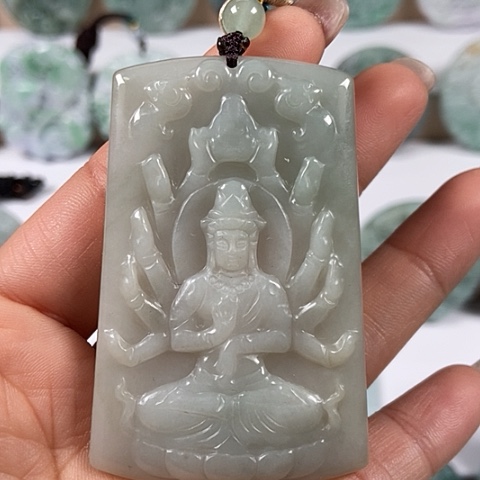 翡翠颈饰未镶嵌千手观音福利