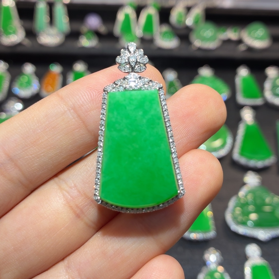 翡翠18K金镶嵌吊坠(不含链)翡翠