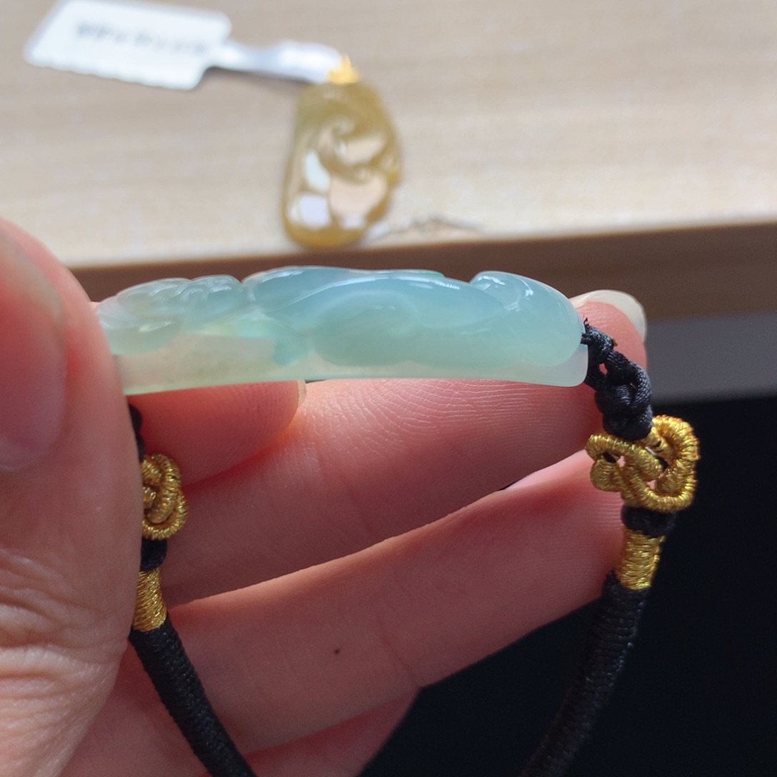 颈饰未镶嵌翡翠吊坠